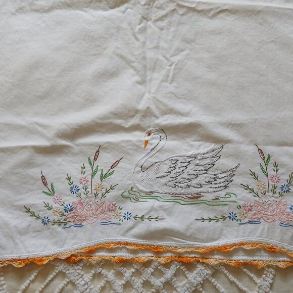 Vintage Hand Embroidered Pillowcase-Swan & Floral Design-Crocheted Fringe - Picture 5 of 6